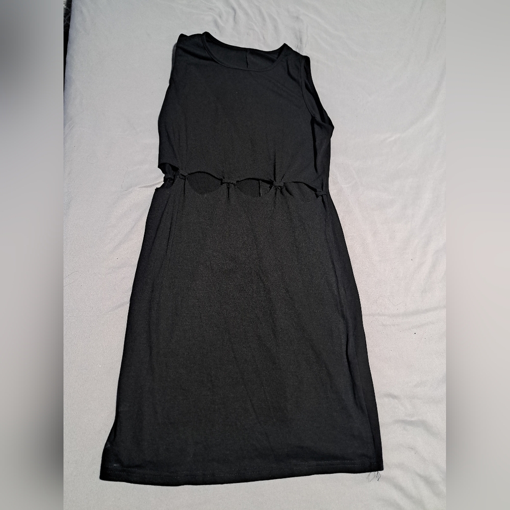 Black Sleeveless Dress